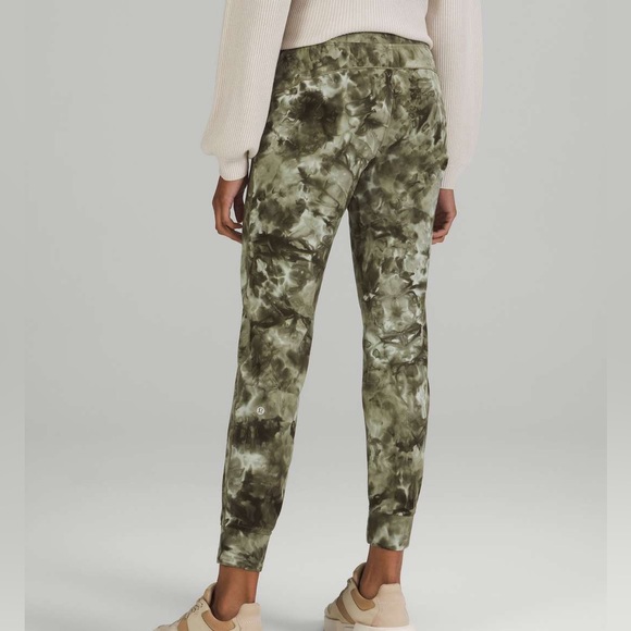 Lululemon High-Rise Jogger - Picture 2 of 8